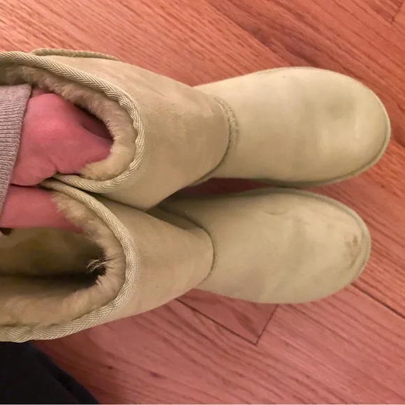 UGG W CLASSIC
SHORT
5825 W / FRN - Picture 6 of 7